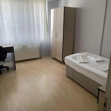 Eyluel Aparthotel *